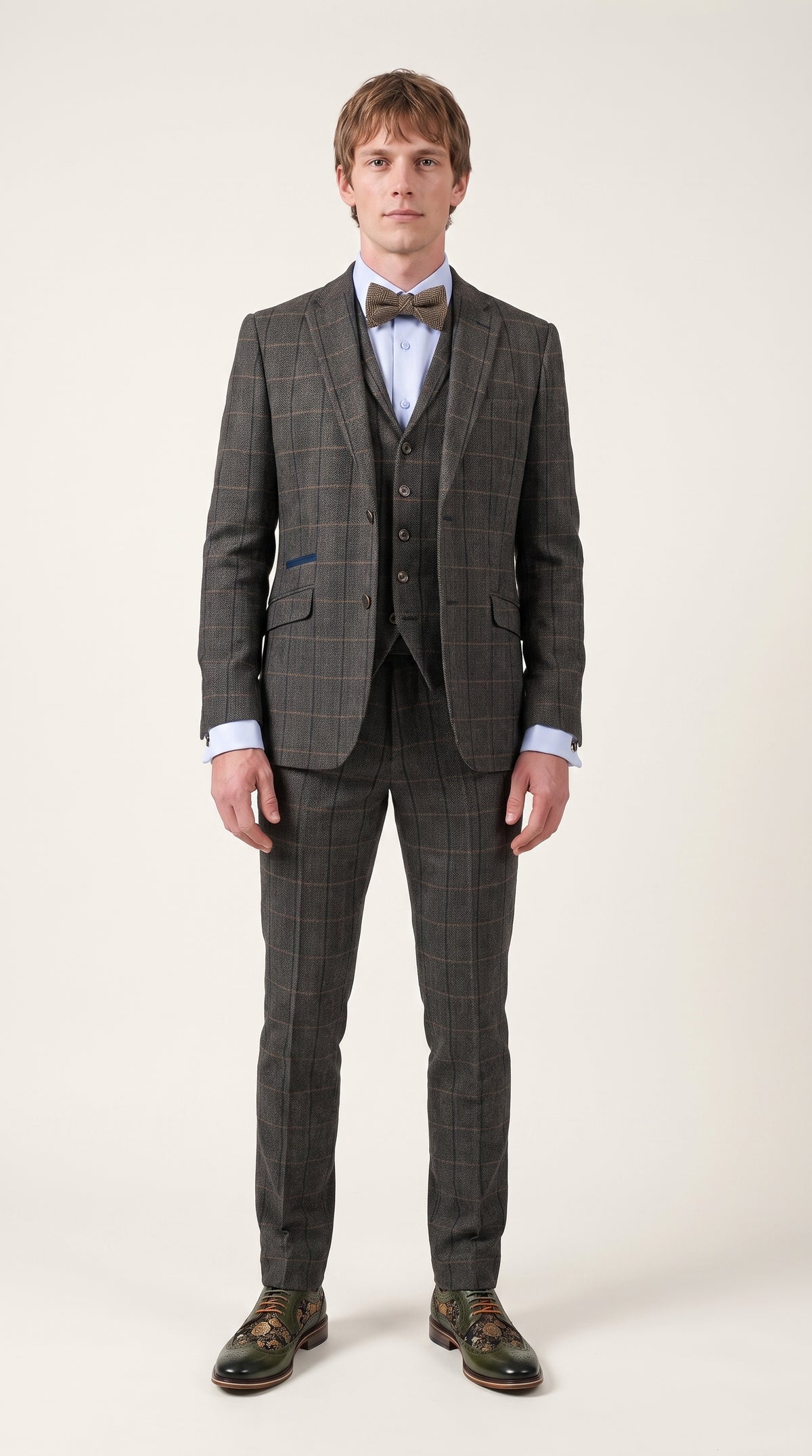 Look #330 styled with Cavani Albert - Ανδρικό Κοστούμι 3 Τεμαχίων με Καρό Σχέδιο και Σχέδιο - Ανθρακί