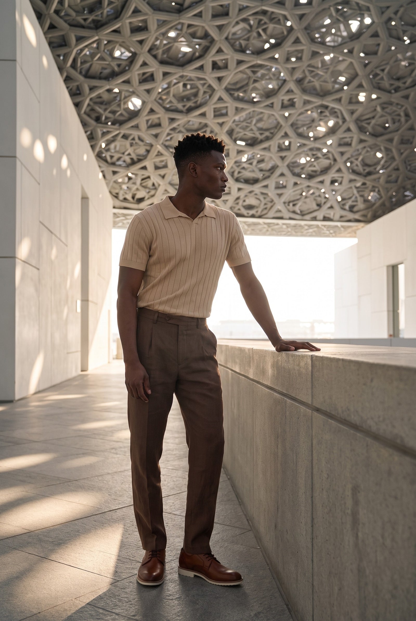 Look #891 styled with Ανδρικό καφέ παντελόνι με πλισέ κορδόνι από 100% λινό, σε χαλαρή ίσια γραμμή