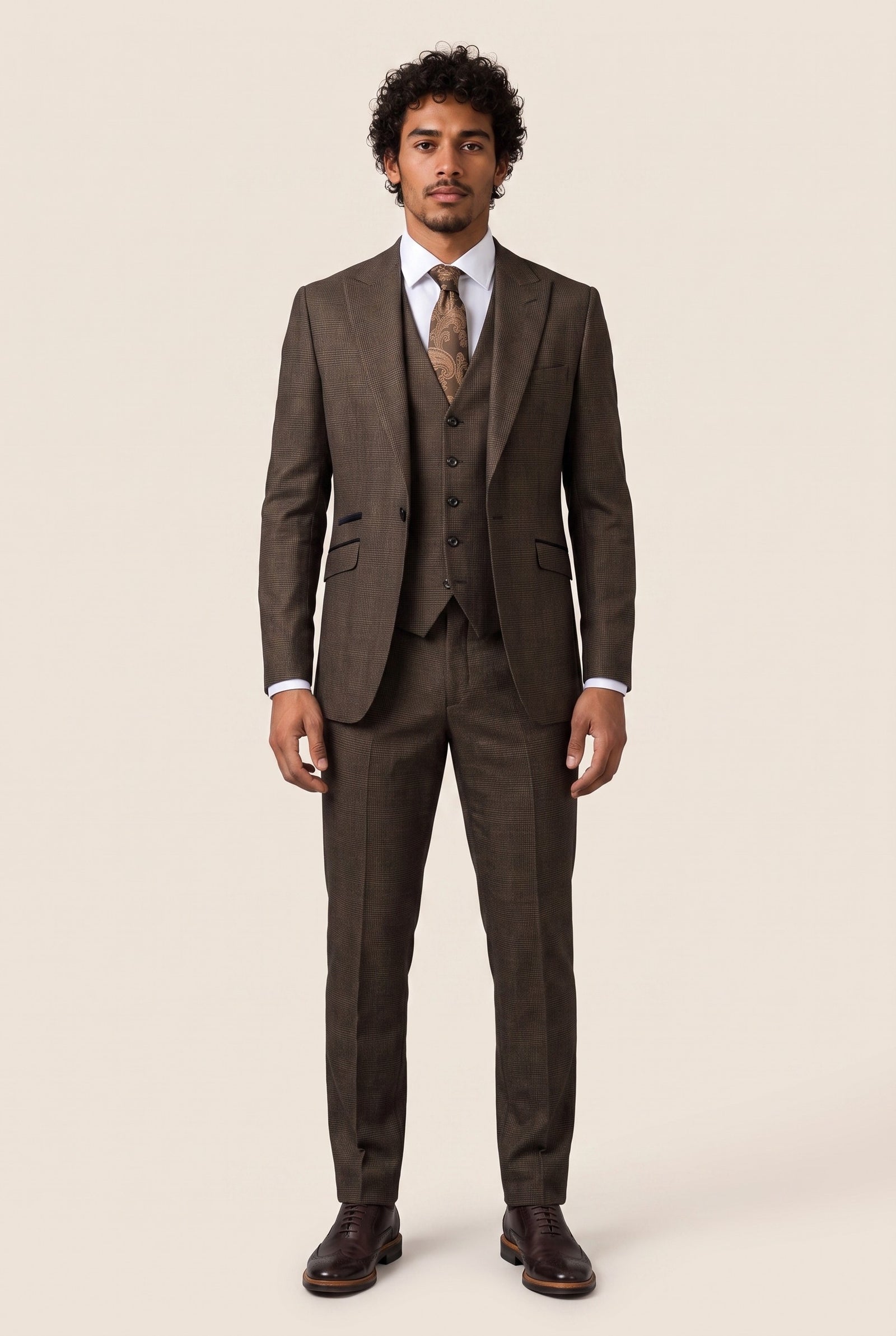 Look #1004 styled with Ανδρικό Ολόσωμο Σκέτο 3 Τεμαχίων από Τουίντ, Μαύρο, Καφέ, Προσαρμοσμένη Εφαρμογή, Γάμου, Peaky Classic