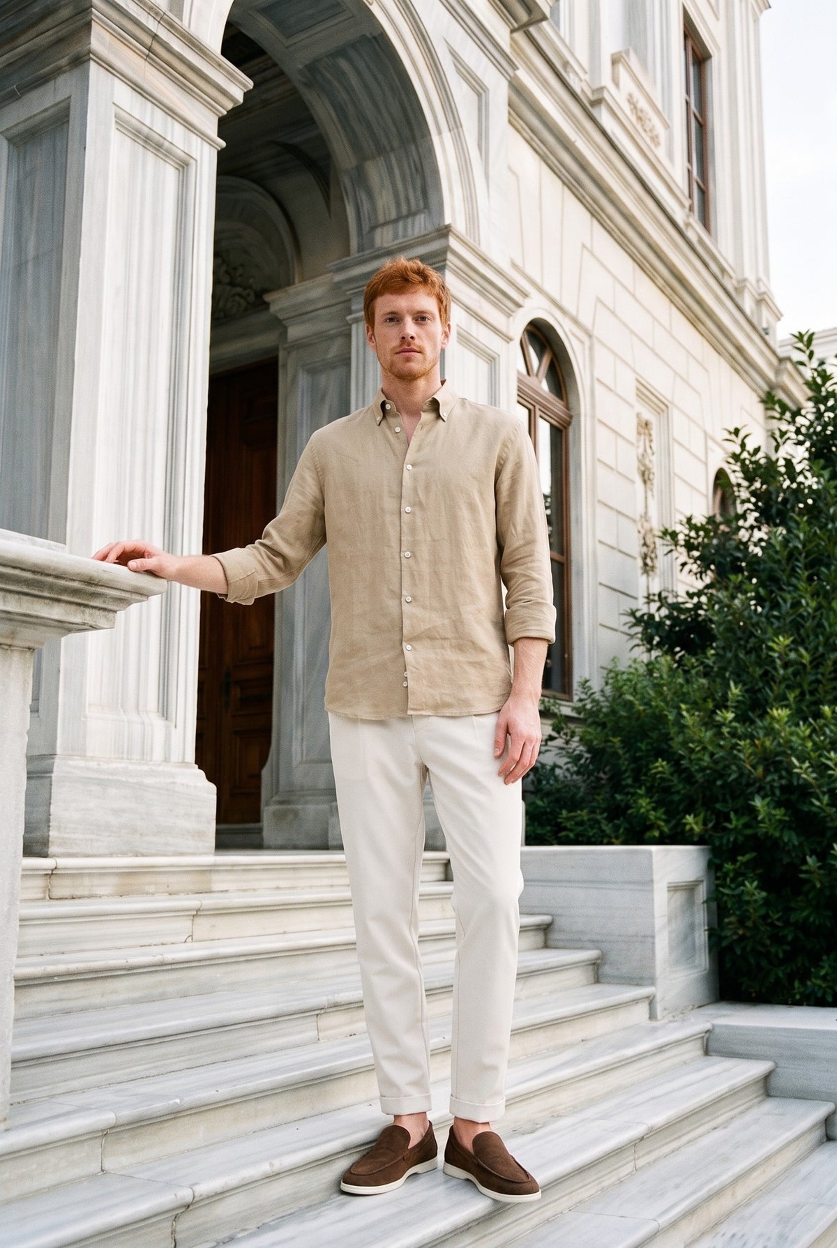 Look #1025 styled with Ανδρικό Σκούρο Μπεζ Πουκάμισο από Καθαρό Λινό με Μακρυμάνικο Καλοκαιρινό Πουκάμισο με Κουμπιά