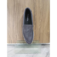 Ανδρικά μοκασίνια Slip On σε γκρι σουέτ και άνετη εφαρμογή