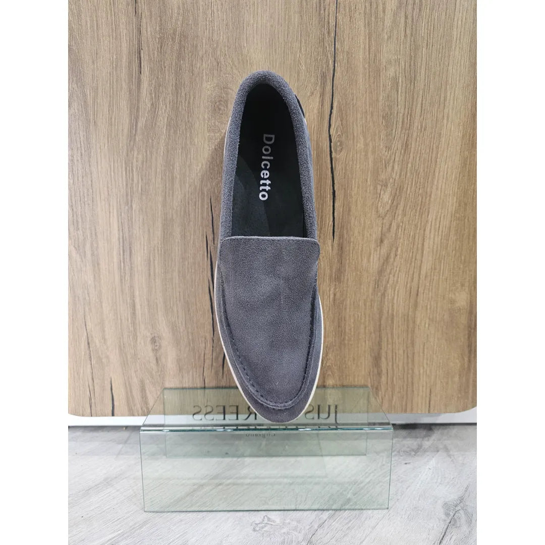 Ανδρικά μοκασίνια Slip On σε γκρι σουέτ και άνετη εφαρμογή
