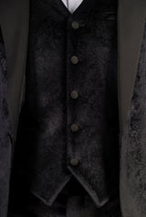 Ανδρικό μαύρο βελούδινο σμόκιν γάμου AK-26 σε 3 τεμάχια με σατέν πέτα