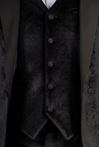 Ανδρικό μαύρο βελούδινο σμόκιν γάμου AK-26 σε 3 τεμάχια με σατέν πέτα