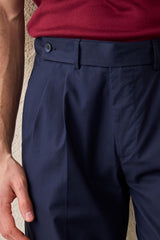 Παντελόνι Smart Casual με πλισέ μπλε σκούρο σχέδιο για άνδρες, σε κλασική εφαρμογή