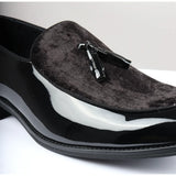 Ανδρικά Slip On Loafers με Φούντες από Βελούδο και Λεπτομέρειες σε Μαύρο Λουστρίνι