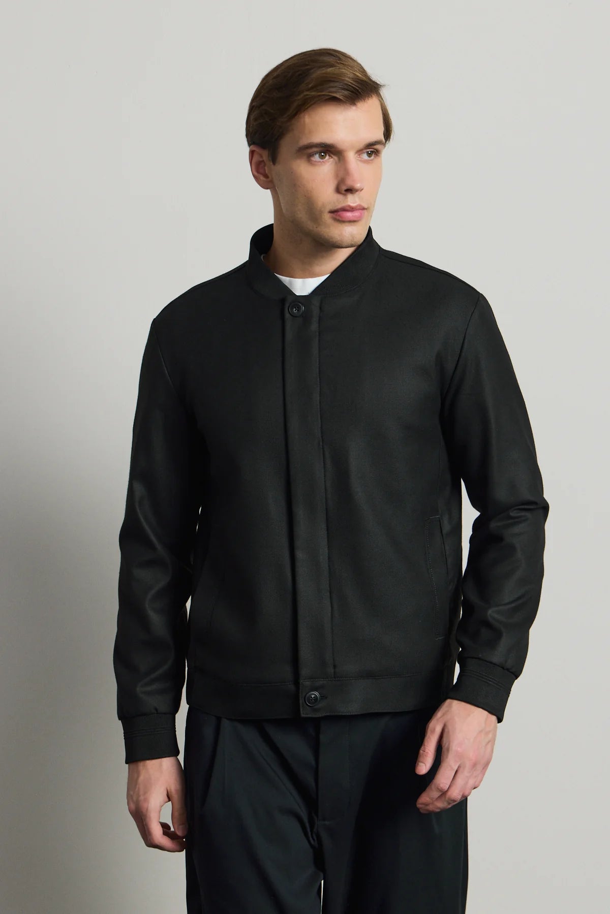 Ανδρικό μαύρο μίνιμαλ μπουφάν Smart Bomber
