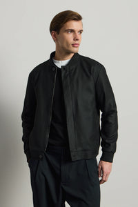 Ανδρικό μαύρο μίνιμαλ μπουφάν Smart Bomber