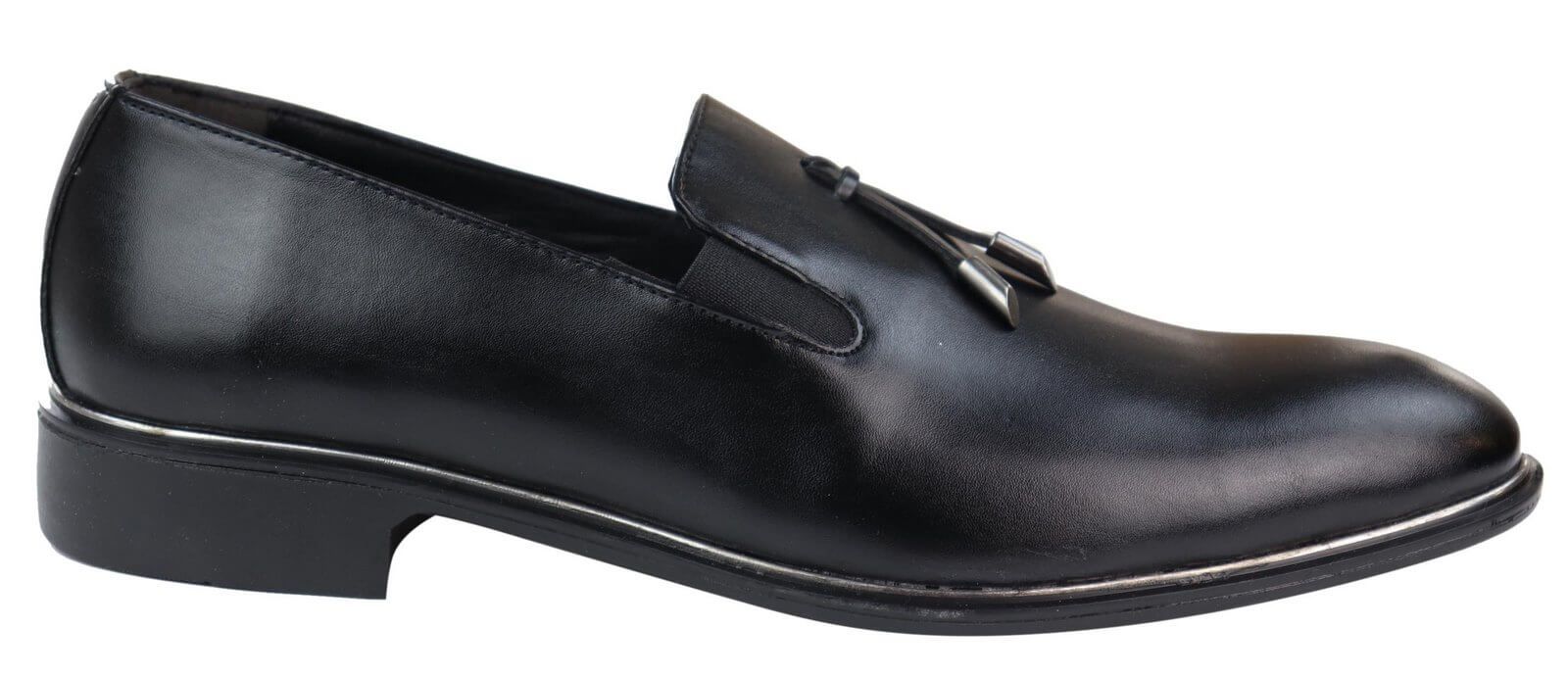 Ανδρικά παπούτσια με slip-on και μεταλλικό φινίρισμα