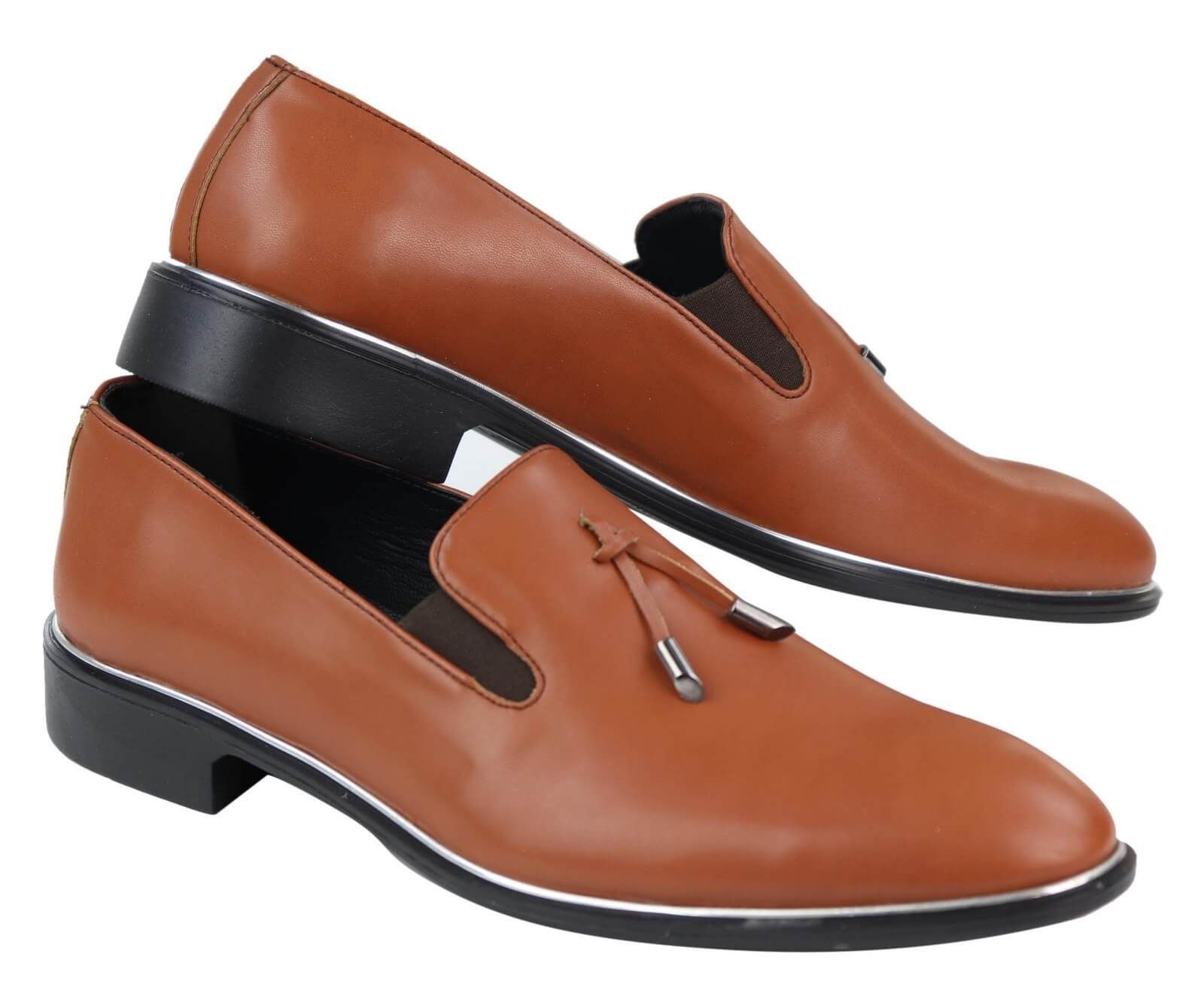 Ανδρικά παπούτσια με slip-on και μεταλλικό φινίρισμα