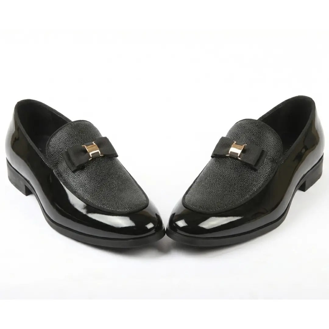 Ανδρικά Loafers με ανάγλυφη υφή και αγκράφα στο μπροστινό μέρος, εμβληματικά, με φιόγκο