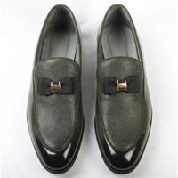 Ανδρικά Loafers με ανάγλυφη υφή και αγκράφα στο μπροστινό μέρος, εμβληματικά, με φιόγκο