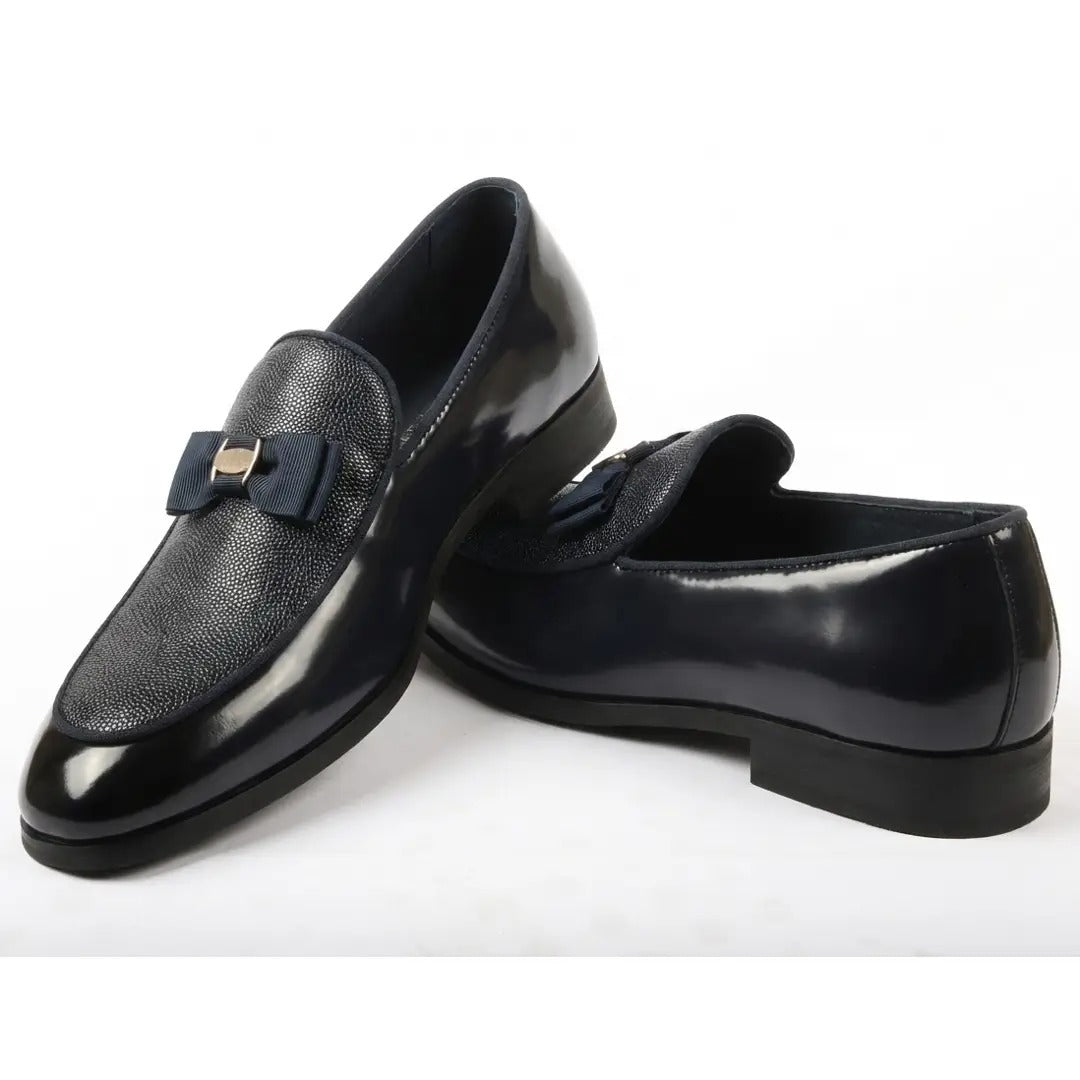 Ανδρικά Loafers με ανάγλυφη υφή και αγκράφα στο μπροστινό μέρος, εμβληματικά, με φιόγκο
