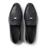 Ανδρικά Loafers με ανάγλυφη υφή και αγκράφα στο μπροστινό μέρος, εμβληματικά, με φιόγκο