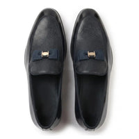 Ανδρικά Loafers με ανάγλυφη υφή και αγκράφα στο μπροστινό μέρος, εμβληματικά, με φιόγκο