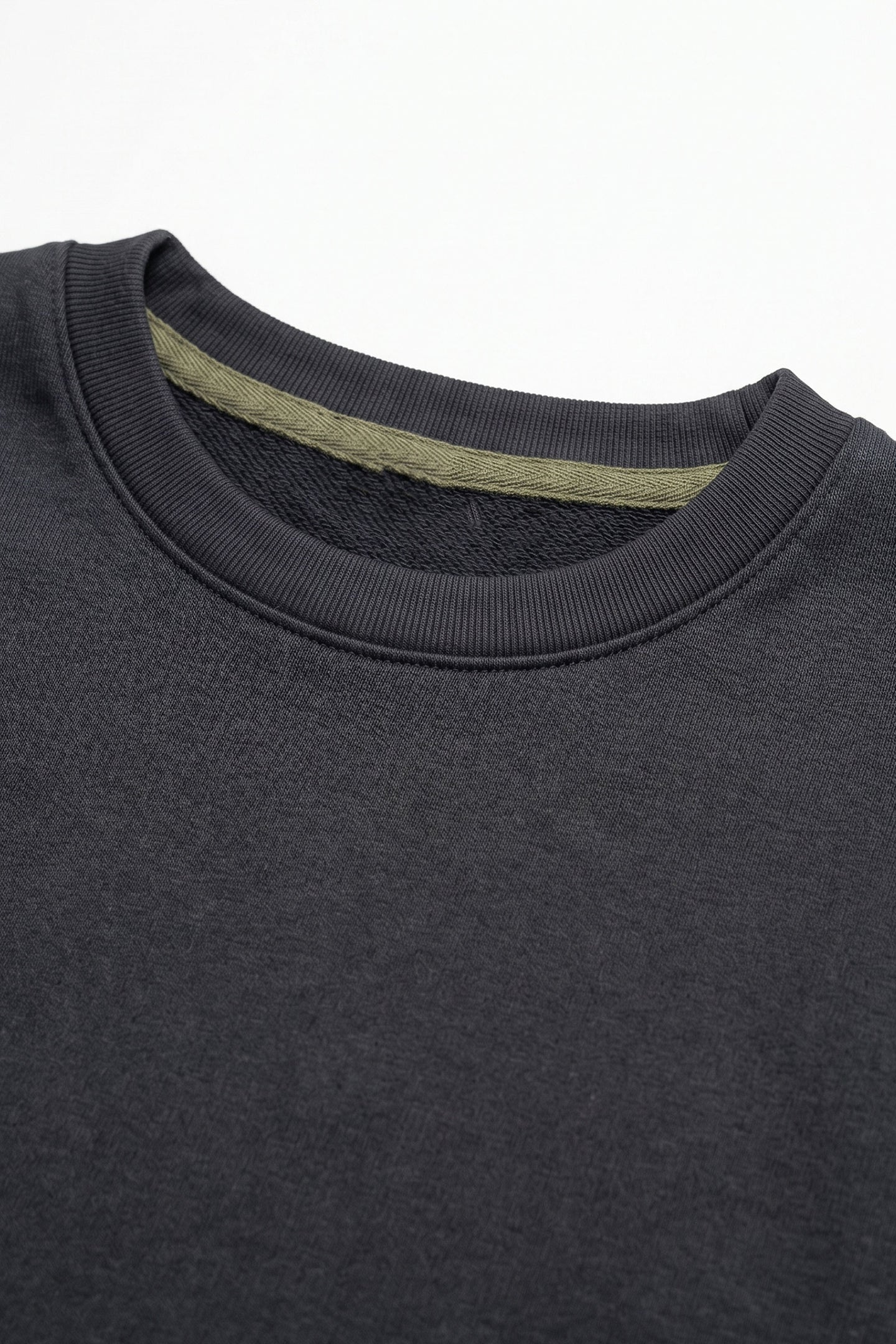 Ανδρικό T-shirt με σκούρο μπλε χρώμα και χαλαρή εφαρμογή, με λεπτή λαιμόκοψη από μείγμα βαμβακιού