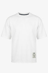 Ανδρικό λευκό T-shirt με λεπτή λαιμόκοψη και χαλαρή εφαρμογή, από μείγμα βαμβακιού και ακατέργαστη ακμή