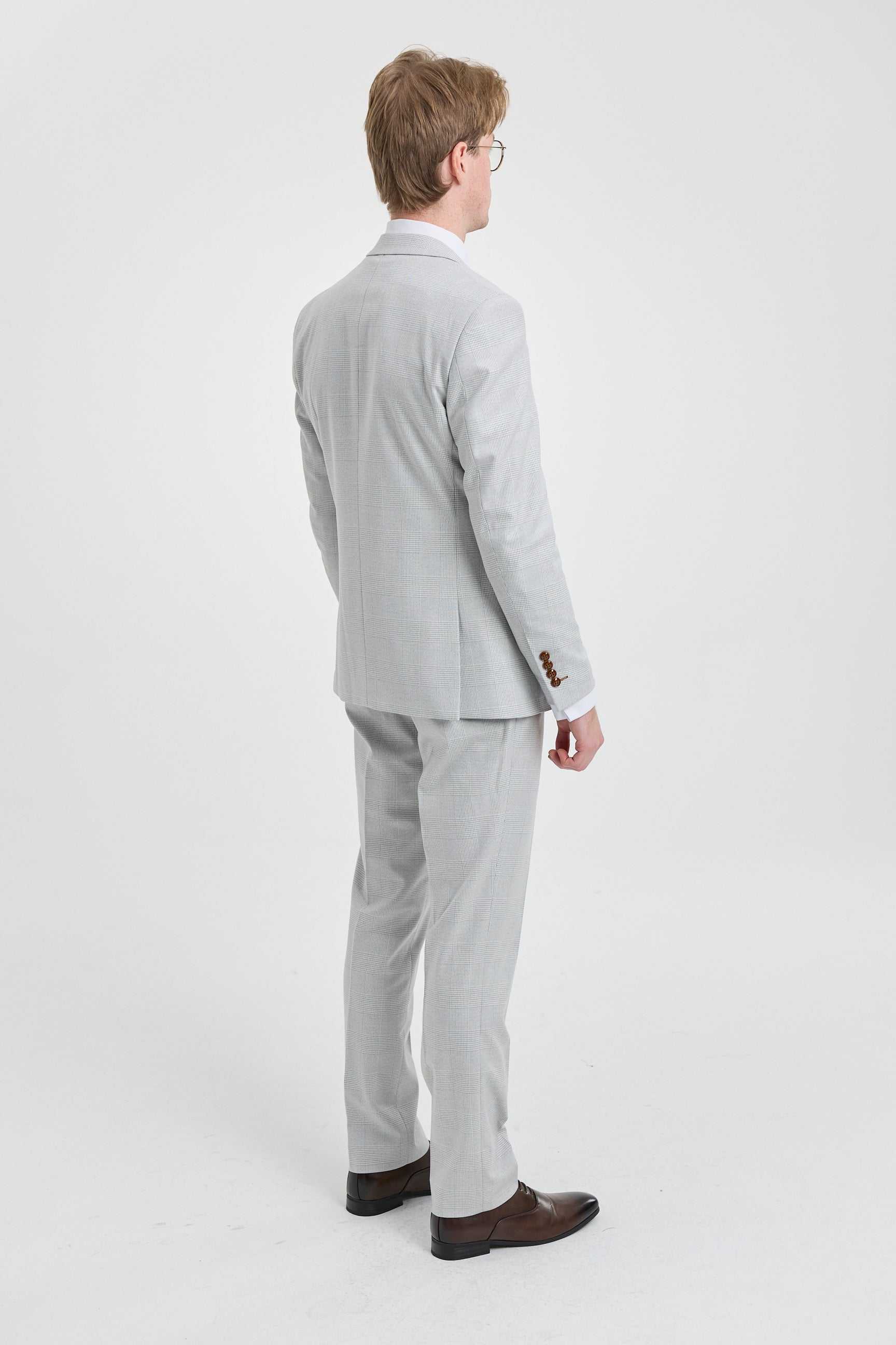 Ανδρικό ολόσωμο καρό Mark 3 τεμαχίων από γκρι πέτρες σε σχήμα τουίντ με καφέ τελείωμα για γάμους και χορούς αποφοίτησης